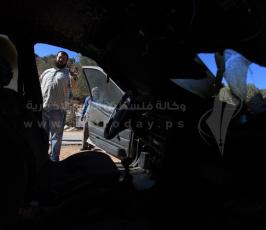 مستوطنون يحرقون 3 سيارات فلسطينية ويكنبون شعارات على جدار المسجد في قرية برقة شرق مدينة رام الله‏