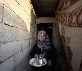  قصة كفاح لأجل لقمة العيش ‫(29483406)‬ ‫‬