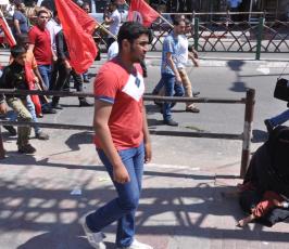 بالصور:في فلسطين.. العمال يحتفلون بيومهم العالمي على طريقتهم الخاصة