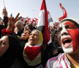 المصريون يحتفلون بذكرى ثورة 25 يناير
