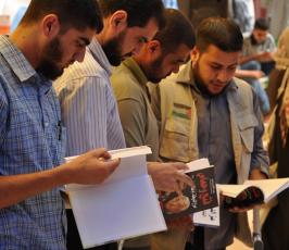 عدسة "فلسطين اليوم الإخبارية" تتجول في المعرض الدولي للكتاب بغزة