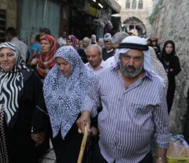 المصلين يتوافدون الى الاقصى في الجمعة الثانية من رمضان