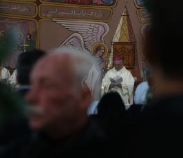 بطريرك القدس  قبيل عيد الميلاد في مدينة غزة ‫(29155722)‬ ‫‬