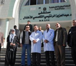 وفد من الإغاثة الإسلامية برئاسة حنان ترك يزور غزة