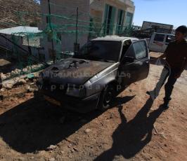 مستوطنون يحرقون 3 سيارات فلسطينية ويكنبون شعارات على جدار المسجد في قرية برقة شرق مدينة رام الله‏