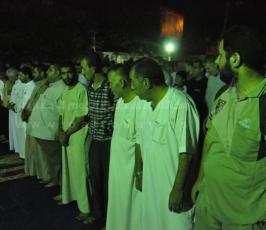 ليلة القدر أمام مقر الصليب الأحمر بغزة