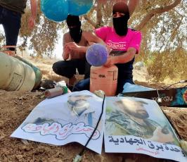وحدة برق الجهادية تطلق بالونات حارقة على غلاف غزة6.jpg