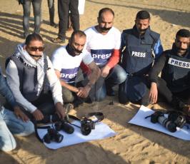 وقفة الصحفيين غزة تنديدا باستشهاد الزميل ياسر مرتجى  بيد قناصة الإحتلال (16).jpeg