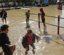 غزارة الأمطار تغرق شوارع كبيرة في بيت لاهيا (12).JPG