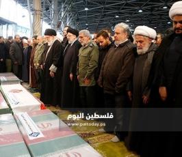 صلاة الجنازة على جثماني الشهيدين سليمانيوالمهندس (10).jpg