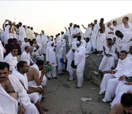  حجاج بيت الله الحرام لصعيد عرفات فجر اليوم ‫(38535688)‬ ‫‬ ‫‬.jpg