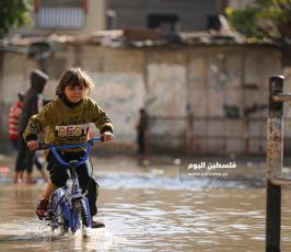 غزارة الأمطار تغرق شوارع كبيرة في بيت لاهيا (26).JPG