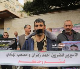 وقفة صامتة موشحة باللون الأسود لمهجة القدس تضامناً مع الأسرى - نسخة (1).JPG