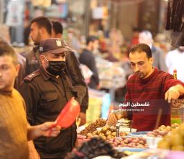 الشرطة تنظيم الاسواق فى رمضان (1).JPG