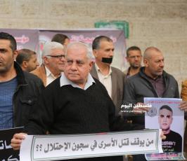 وقفة صامتة موشحة باللون الأسود لمهجة القدس تضامناً مع الأسرى - نسخة (4).JPG