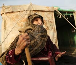  امرأه ثمانينية تشارك في مسيرات العودة شرق قطاع غزة ‫(37552642)‬ ‫‬.JPG