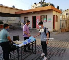 مدارس الحكومة بغزة تستأنف الدراسة لطلاب السابع حتى حادي عشر بدوام جزئي (7).jpg