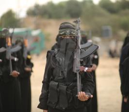 مقاتلات من الجهاد الاسلامي أثتاء دورة عسكرية  (59).JPG