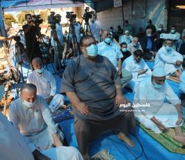 صلاة الجمعة امام الصليب (12).JPG
