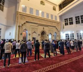 صلاة الفجر مسجد الرحمن (1).jpg