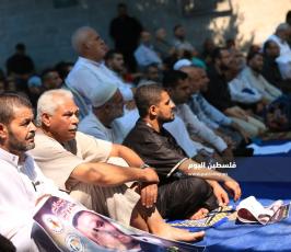 صلاة الجمعة امام الصليب ‫(35652107)‬ ‫‬.JPG