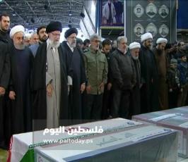 صلاة الجنازة على جثماني الشهيدين سليمانيوالمهندس (2).jpg