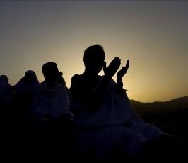  حجاج بيت الله الحرام لصعيد عرفات فجر اليوم ‫(38535687)‬ ‫‬ ‫‬.jpg