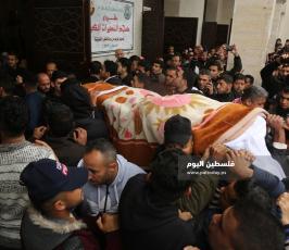 تشيع جثامين شهداء حريق النصيرات وسط حالة من الحزن (12).JPG