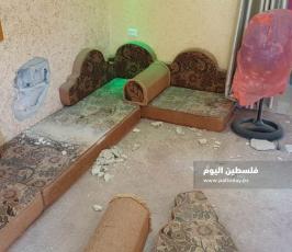 نجاة عائلة بأعجوبة من قصف الاحتلال منزلهم بخانيونس (3).jpg