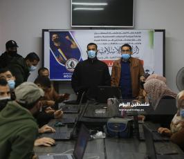 الرابطة الإسلامية تطلق الحملة الإلكترونية طالب مش دينار (1).JPG