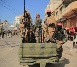 الجبهة الديمقراطية تنظم عرضاً عسكرياً في ذكرى انطلاقتها (4).JPG