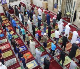 صلاة الفجر مسجد الرحمن (2).jpg