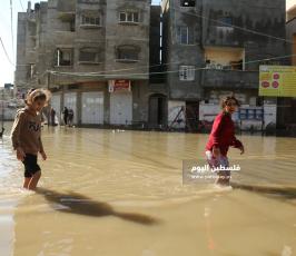 غزارة الأمطار تغرق شوارع كبيرة في بيت لاهيا (15).JPG