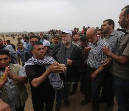 قيادة الجهاد الإسلامي تشارك في المتظاهرين في جمعة العمال  ‫(41878022)‬ ‫‬.JPG