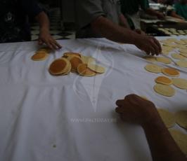 حلوى القطايف في شهر رمضان المبارك ‫(43057669)‬ ‫‬.JPG