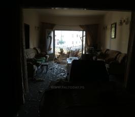 آثار القصف الإسرائيلي على مباني سكنية ومدنية في قطاع غزة الليلة (10).JPG