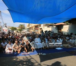 صلاة الجمعة امام الصليب ‫(35652118)‬ ‫‬.JPG