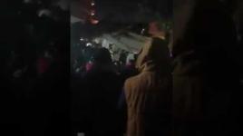 لحظة انهيار عقار سكني في جسر السويس ..