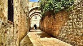 جولة في شوارع مدينة القدس المحتلة