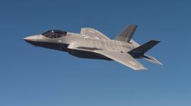 فيديو يوثق لحظة تحطم طائرة F35 البريطانية في البحر الأبيض المتوسط