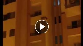 شاب مصري ينقذ طفلاً رضيعاً رضيع من حريق مروع بطريقة بطولية