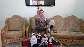 ولاء موسى، شابة غزية تطمح لتمثيل فلسطين دولياً بموهبة تطريز الدمى التراثية