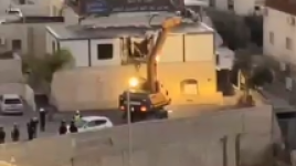 الاحتلال يهدم مركزا صحيا في جبل المكبر