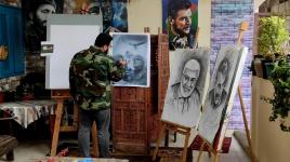 الفنان التشكيلي شادي أبو القمبز يرسم القائدين سليماني والمهندس