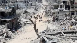 مشاهدة من حجم الدمار في شارع الصناعة غرب مدينة غزة