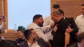شجار بين أعضاء الكنيسيت خلال مناقشة قانون ترحيل عائلات منفذي العمليات