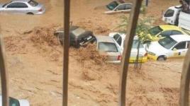#شاهد.. السيول تغمر الشوارع وتجرف السيارات فى الكويت
