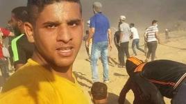 الشهيد محمد ناصر شراب يردد الشهادتين قبل استشهاده