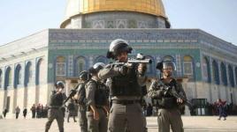 اعتداء قوات الاحتلال على المعتكفين في الأقصى