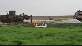 #شاهد: جرافات الاحتلال تنكل بجثمان الشهيد شرق خانيونس